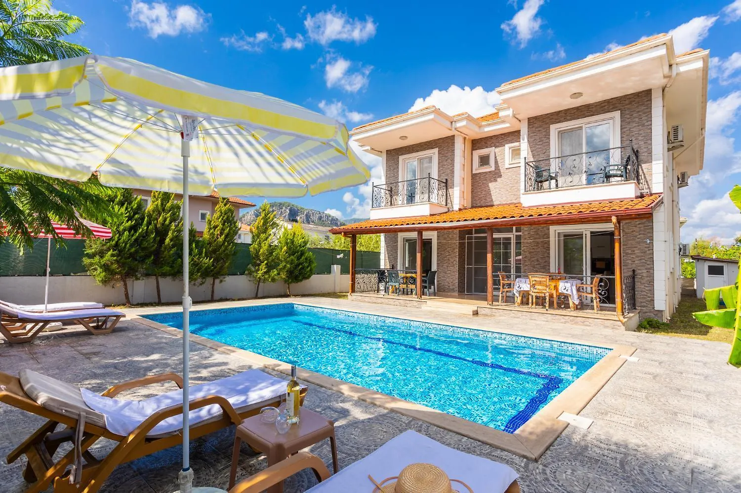 Villa Magnolia contacts